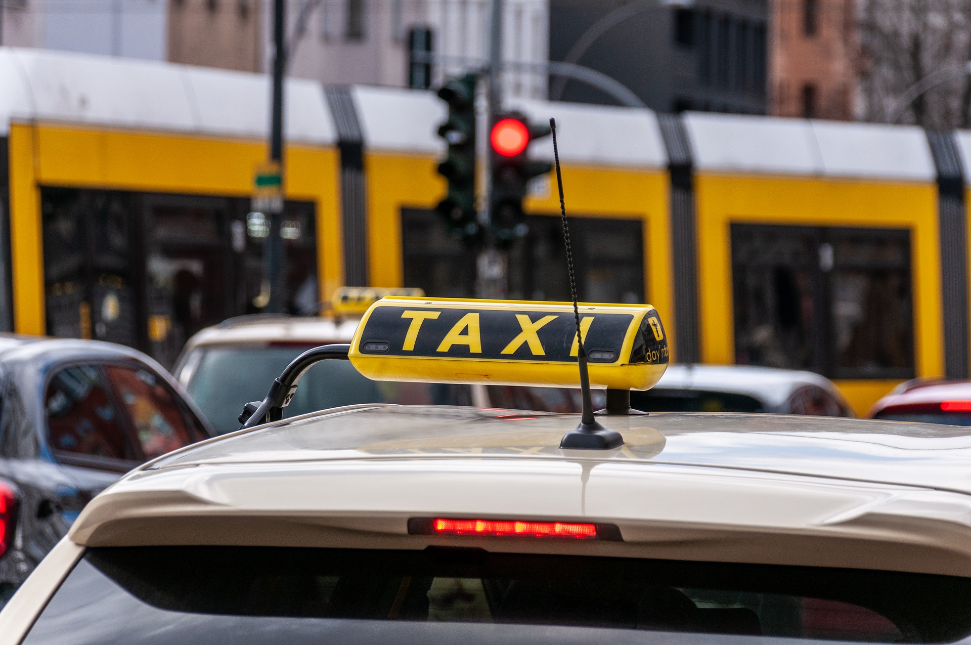 Informacja dla przedsiębiorców posiadających licencję na krajowy transport drogowy w zakresie przewozu osób taksówką